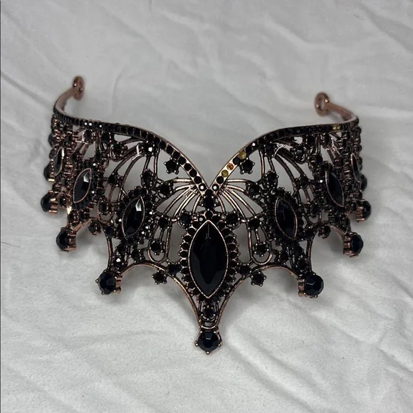 Elegant Black and Rose Gold Tiara - Picture 5 of 9